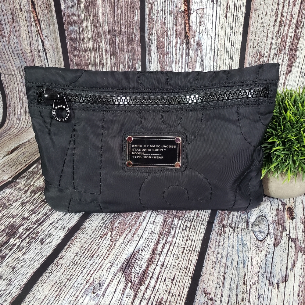 MARC BY MARC JACOBS - case